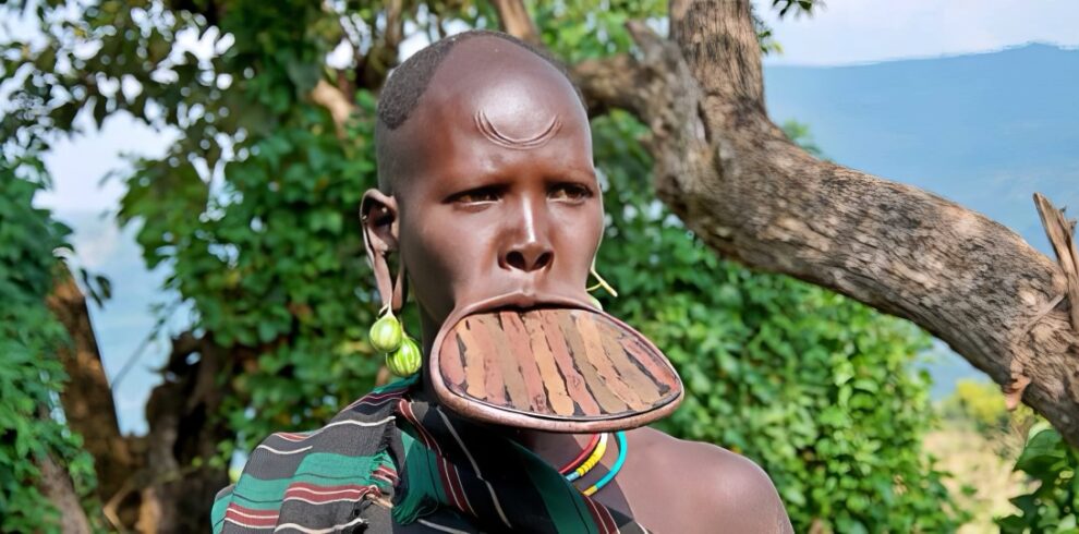 surma-and-omo-valley-photo-tours-990x490